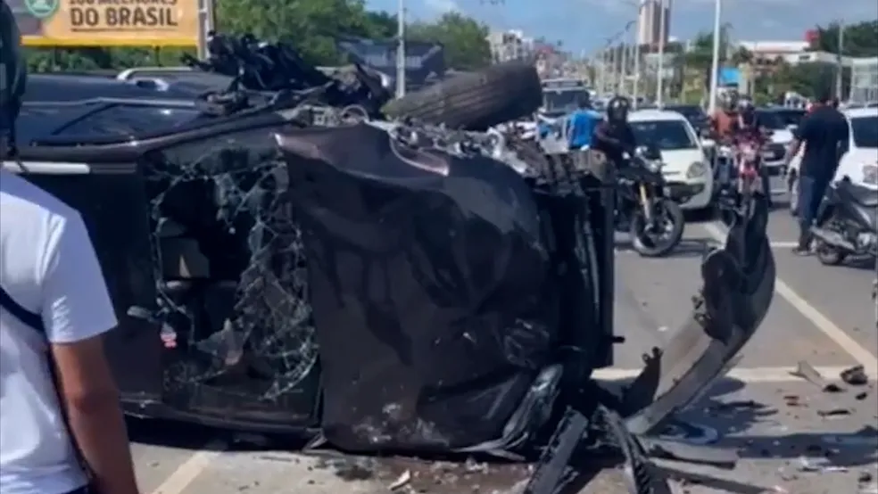 Motorista em alta velocidade provoca acidente com quatro veículos na Avenida dos Holandeses, em São Luís