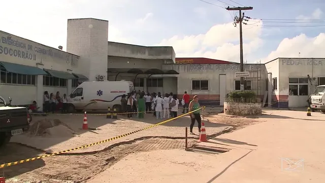 Com salários atrasados, trabalhadores da limpeza do hospital Socorrão II e de unidades mistas paralisam as atividades em São Luís