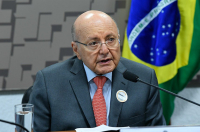 ‘Brasil perdeu a oportunidade de ter o melhor sistema de tributação do mundo’, diz Maílson da Nóbrega